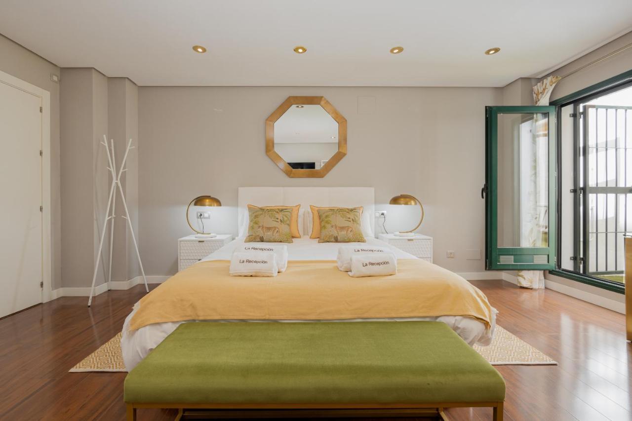 C30 Deluxe Studio With Terrace Into Cathedral Square Apartment มาลากา ภายนอก รูปภาพ