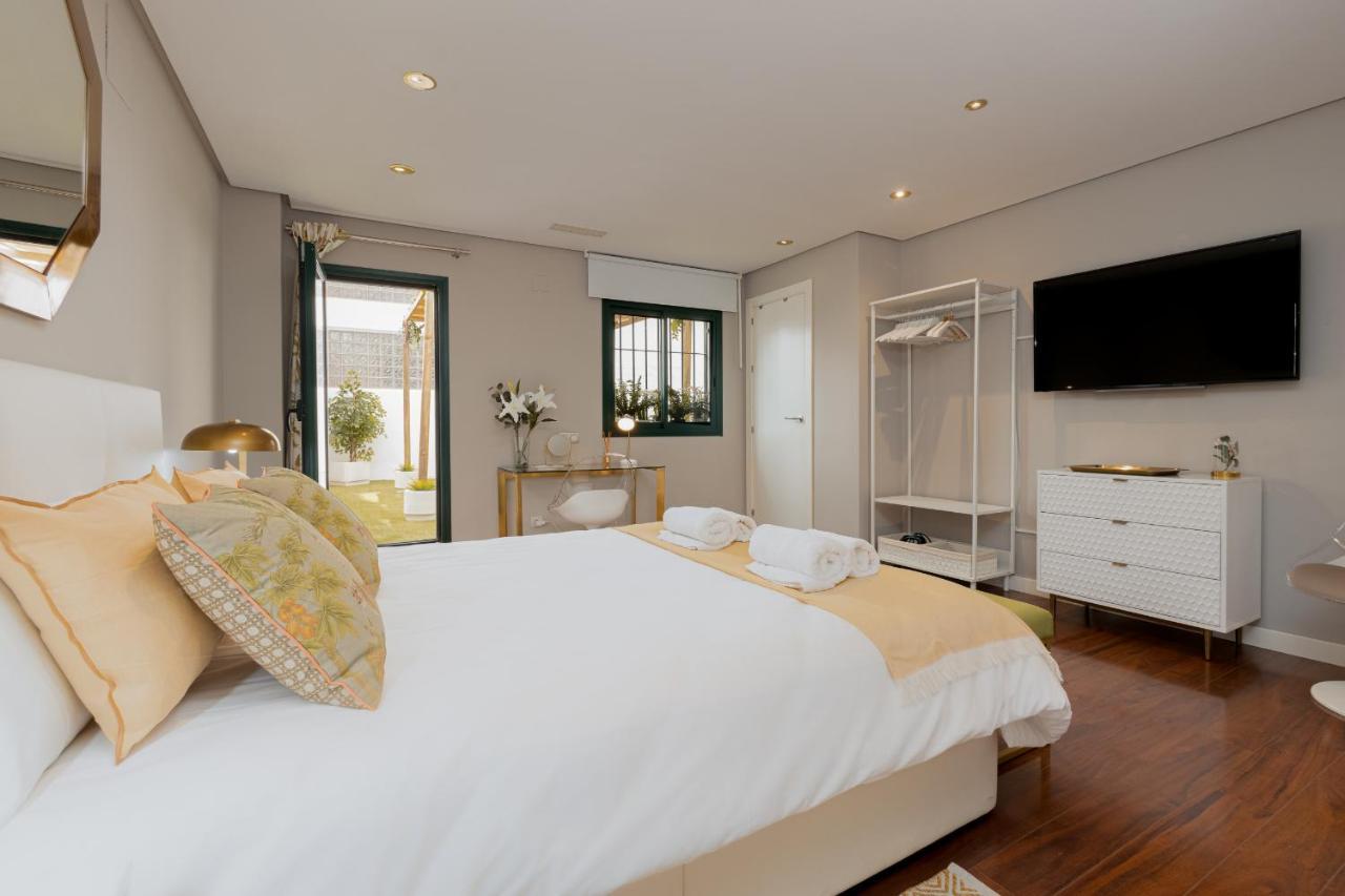 C30 Deluxe Studio With Terrace Into Cathedral Square Apartment มาลากา ภายนอก รูปภาพ