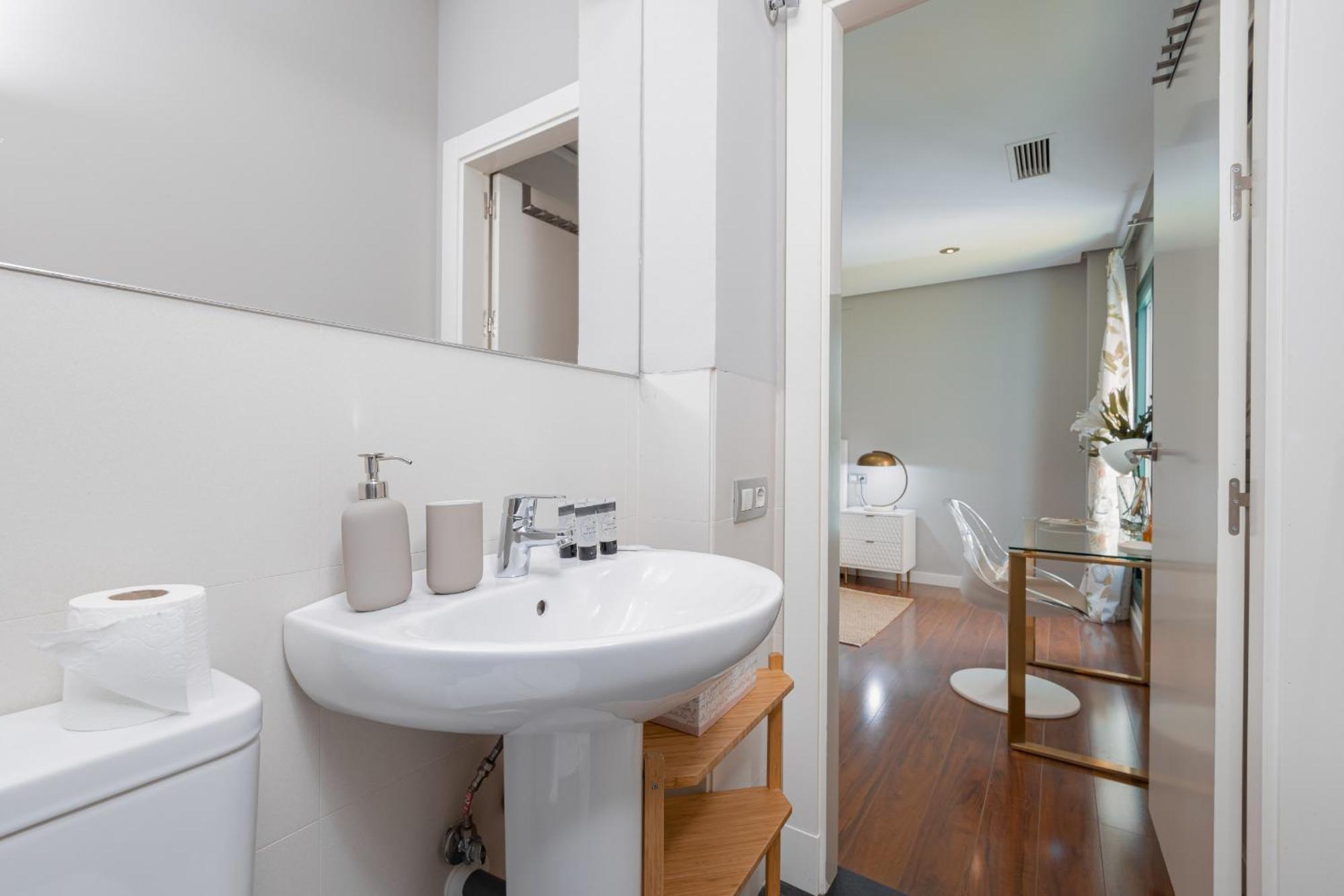 C30 Deluxe Studio With Terrace Into Cathedral Square Apartment มาลากา ภายนอก รูปภาพ