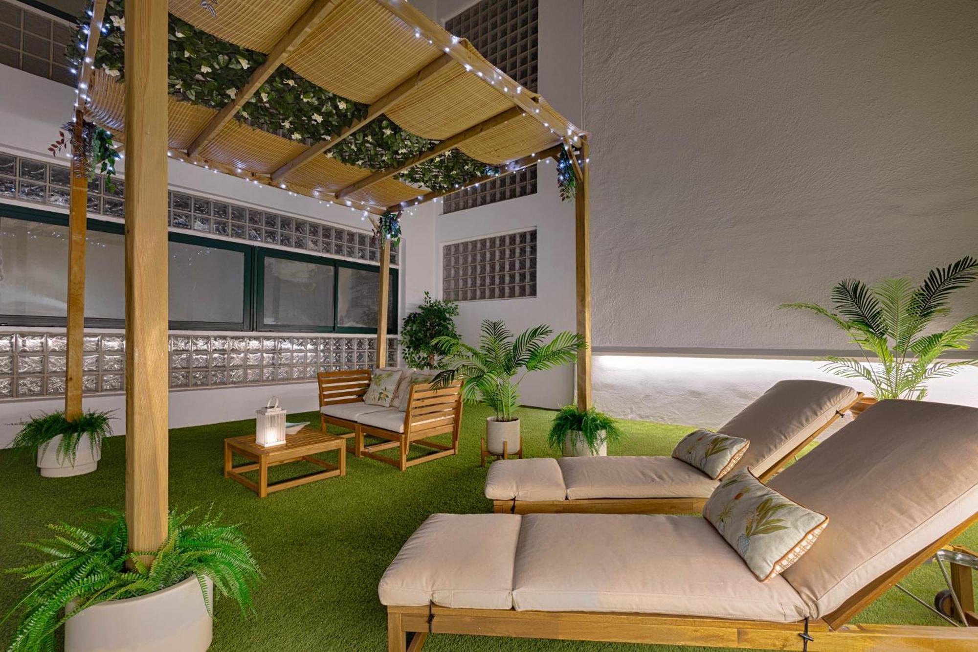 C30 Deluxe Studio With Terrace Into Cathedral Square Apartment มาลากา ภายนอก รูปภาพ
