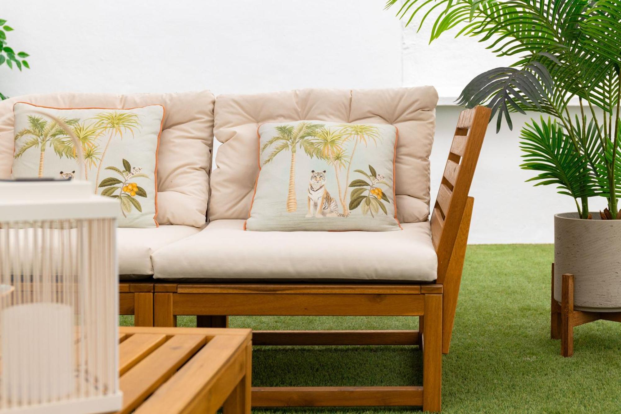 C30 Deluxe Studio With Terrace Into Cathedral Square Apartment มาลากา ภายนอก รูปภาพ