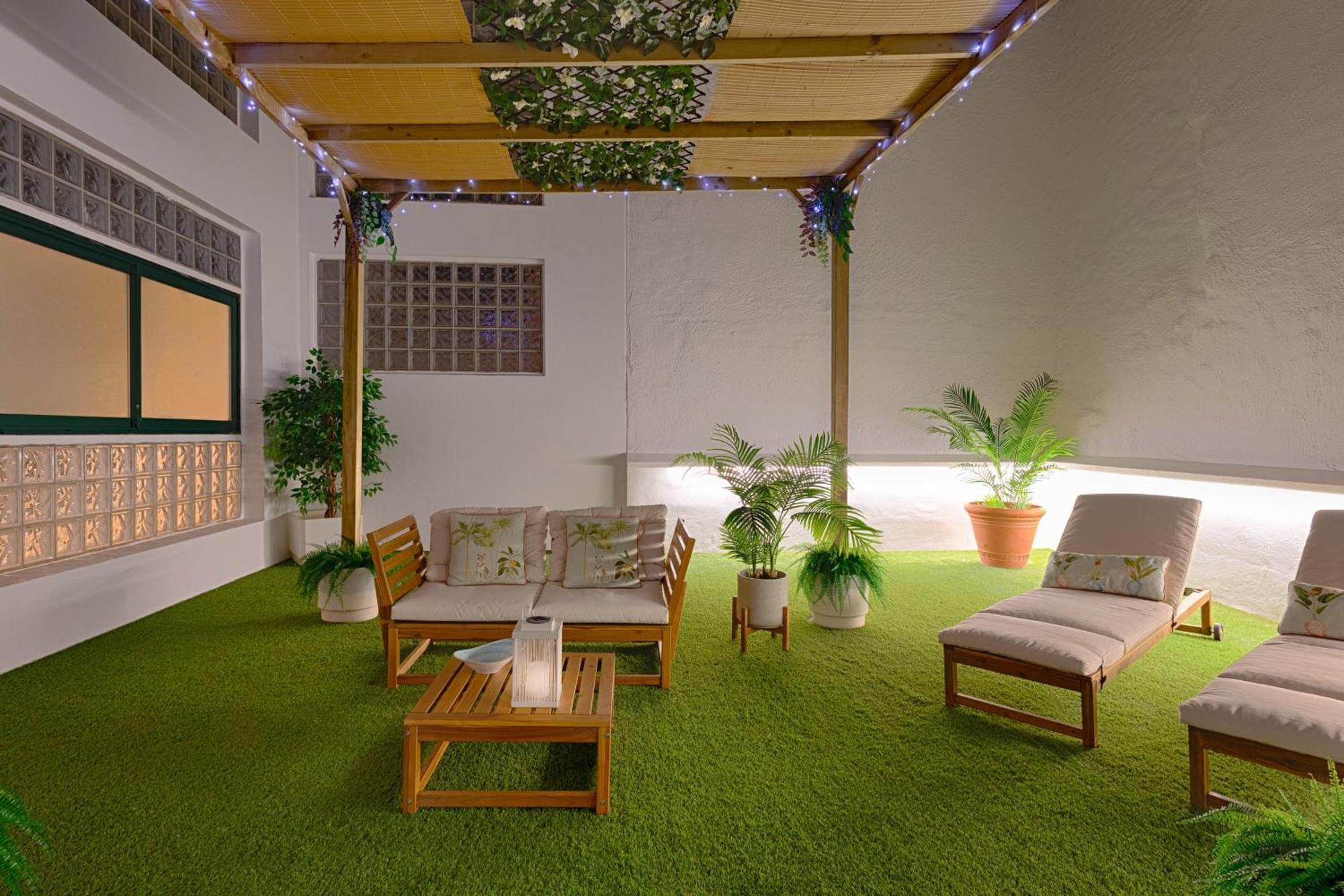 C30 Deluxe Studio With Terrace Into Cathedral Square Apartment มาลากา ภายนอก รูปภาพ