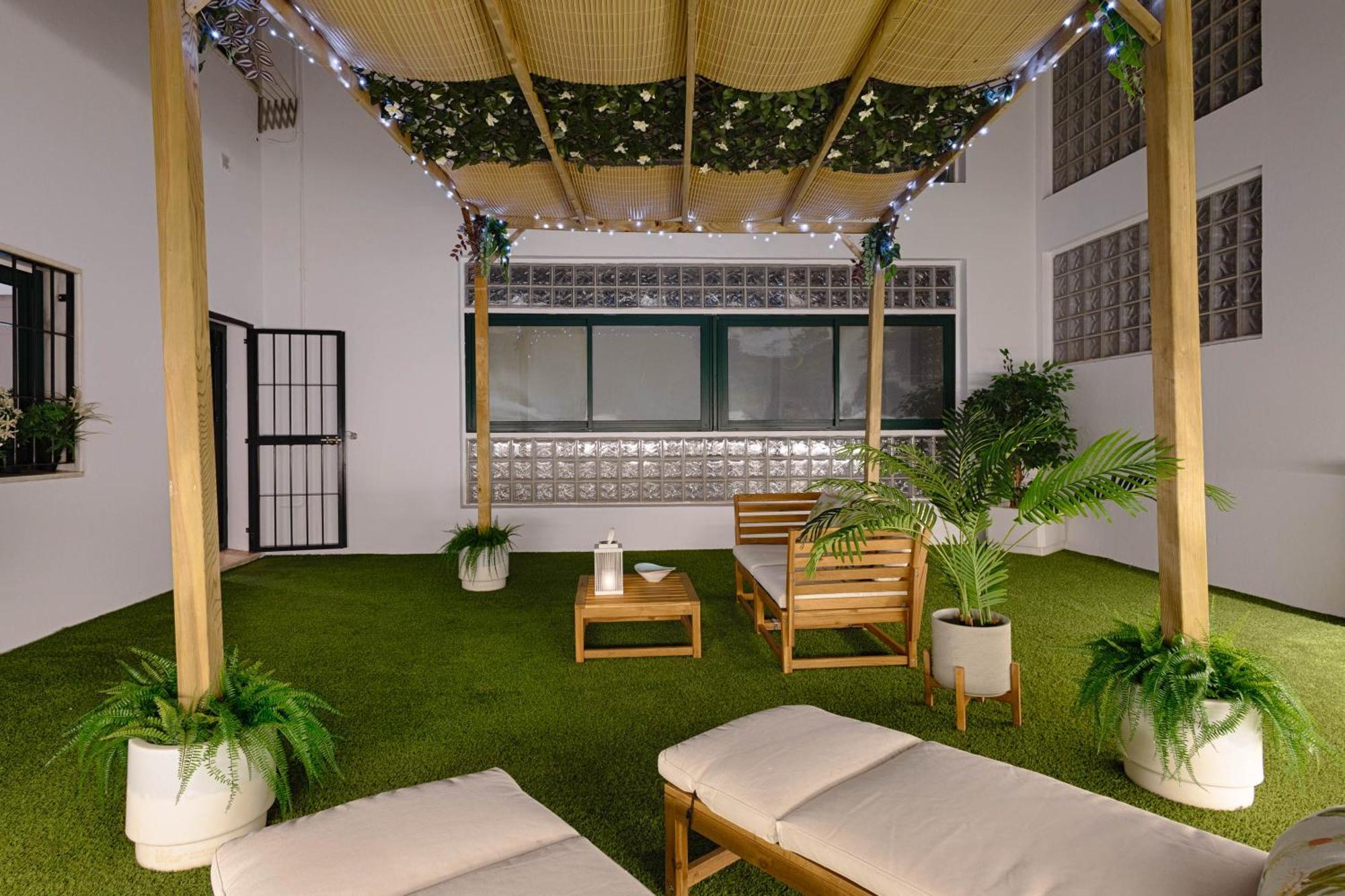 C30 Deluxe Studio With Terrace Into Cathedral Square Apartment มาลากา ภายนอก รูปภาพ