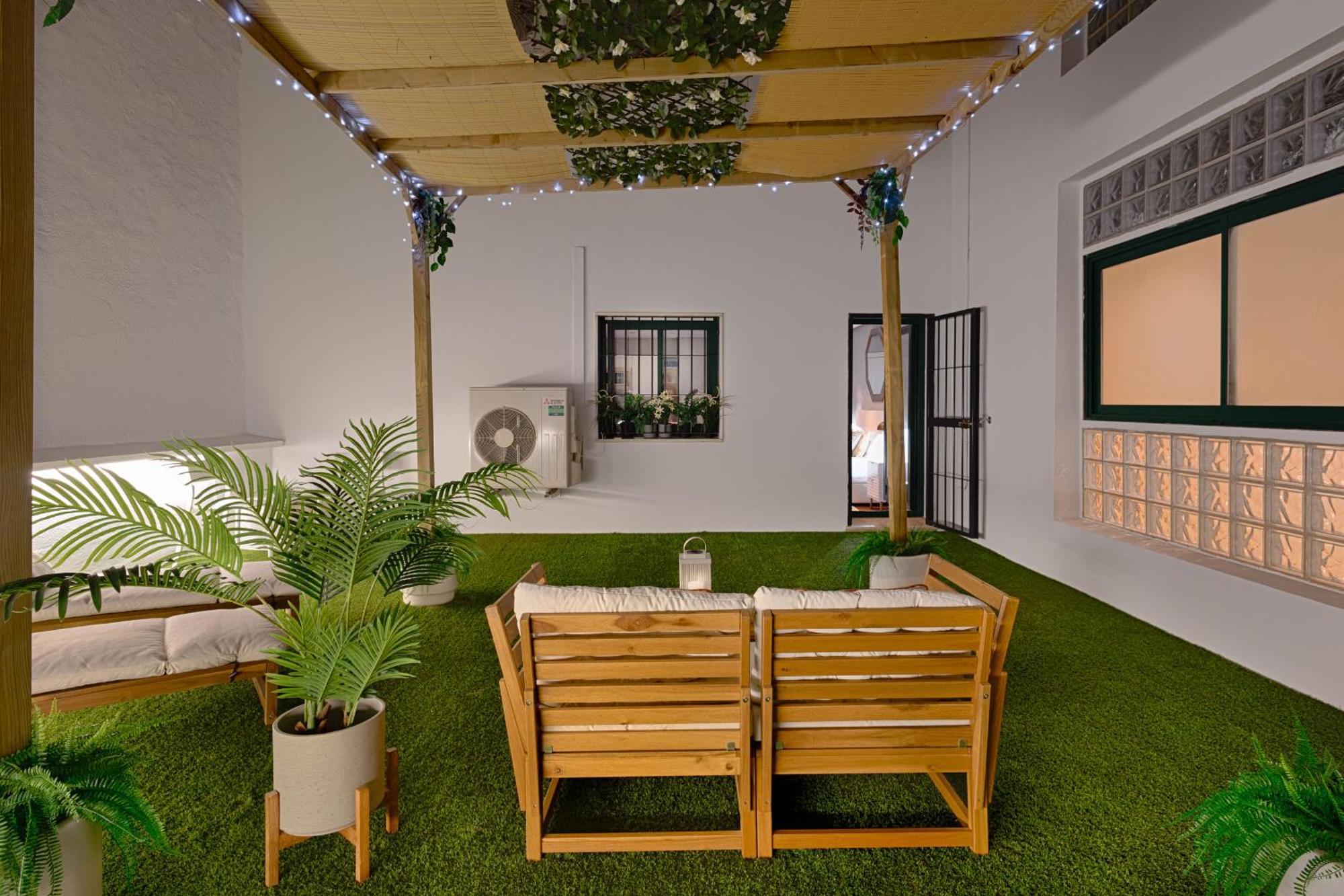 C30 Deluxe Studio With Terrace Into Cathedral Square Apartment มาลากา ภายนอก รูปภาพ