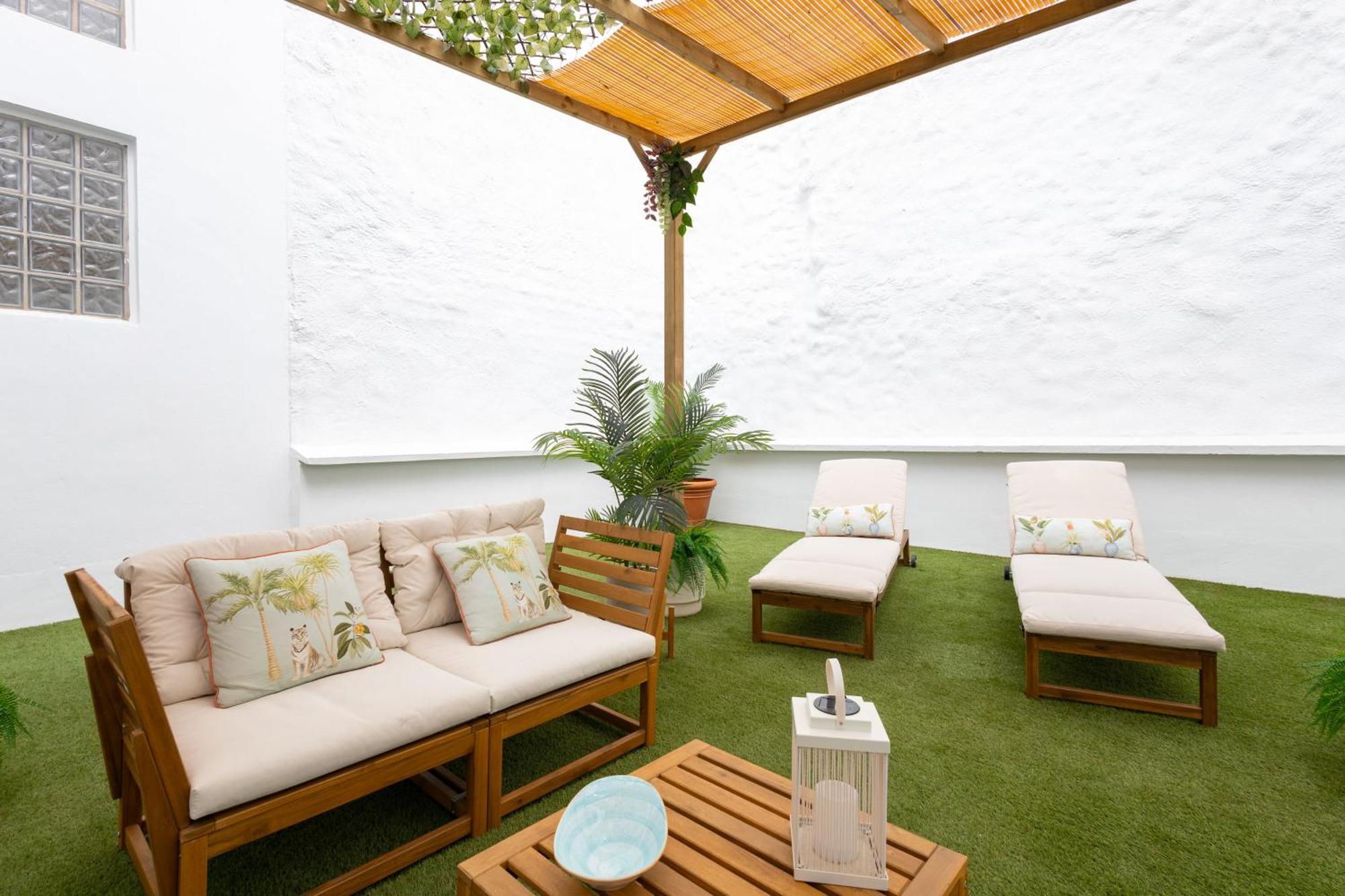 C30 Deluxe Studio With Terrace Into Cathedral Square Apartment มาลากา ภายนอก รูปภาพ