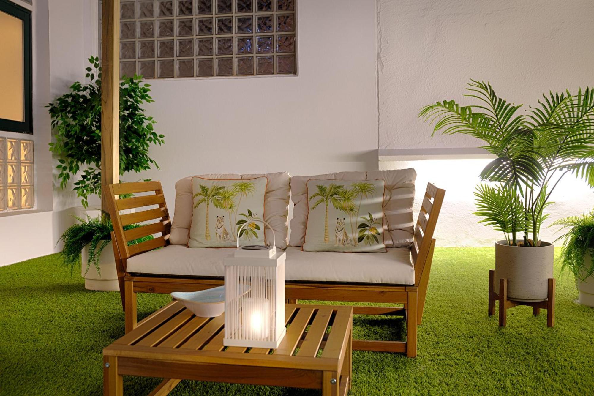 C30 Deluxe Studio With Terrace Into Cathedral Square Apartment มาลากา ภายนอก รูปภาพ